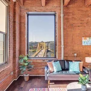 Apartment Frontdesk Aria Cultural District Lofts Downtown Pittsburgh